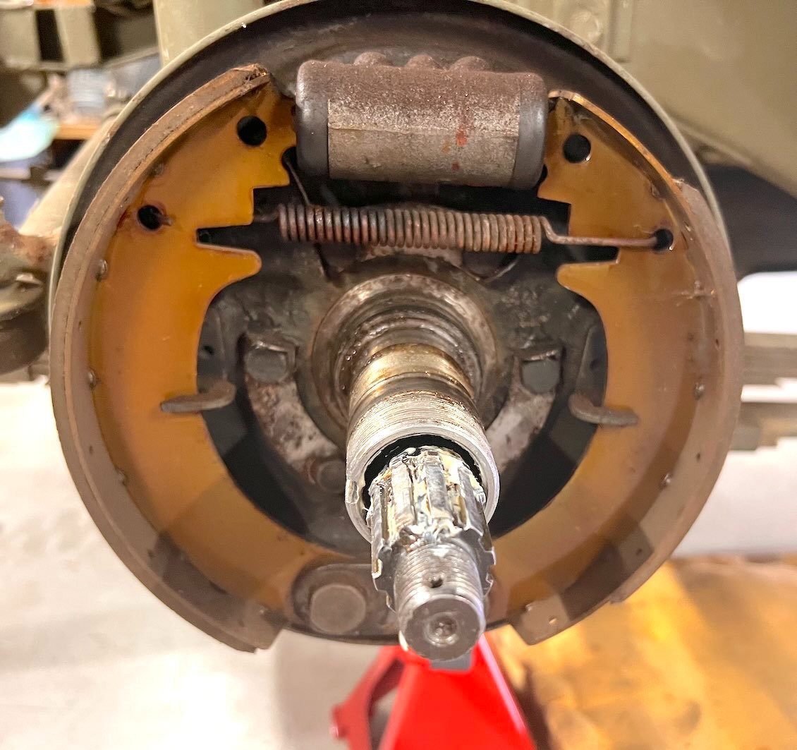 demontage tambour AV gauche r Jeep.2.jpg