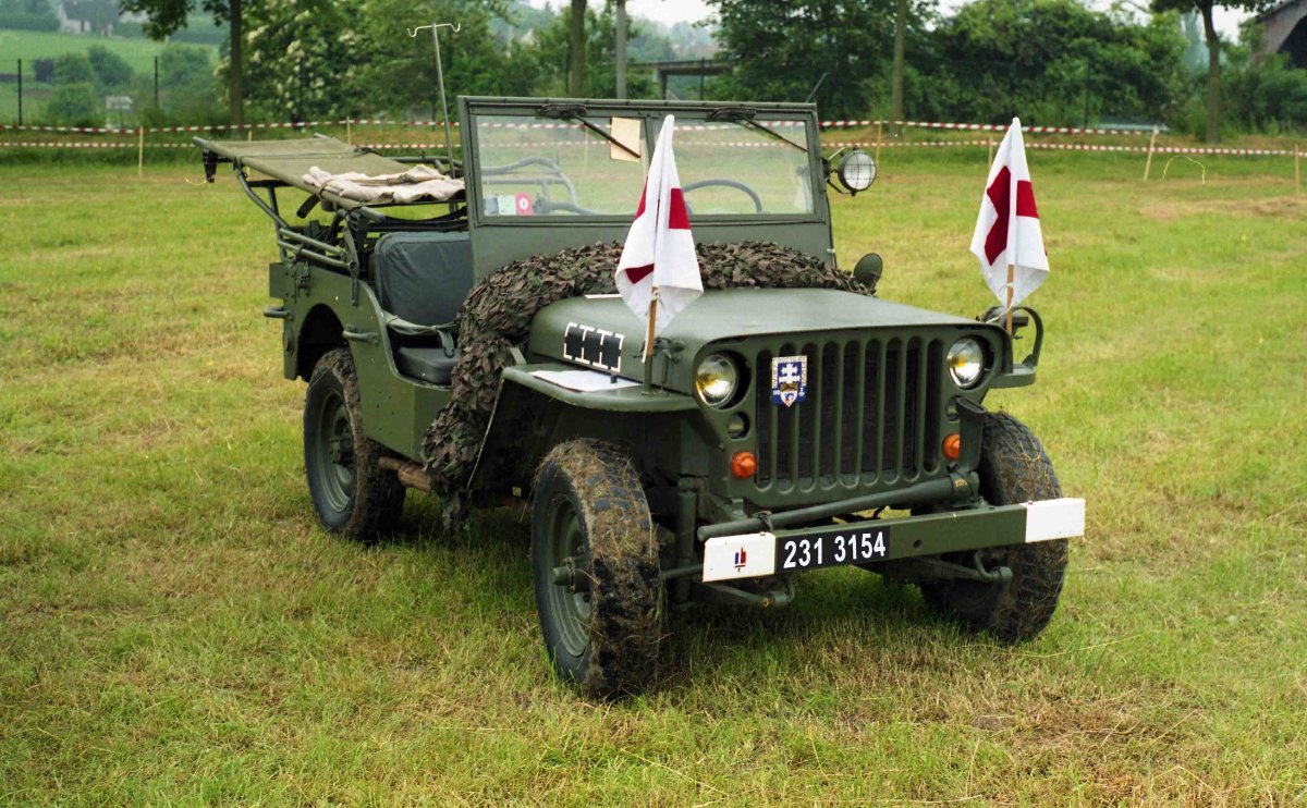 MAjeep-brancard-a.jpg