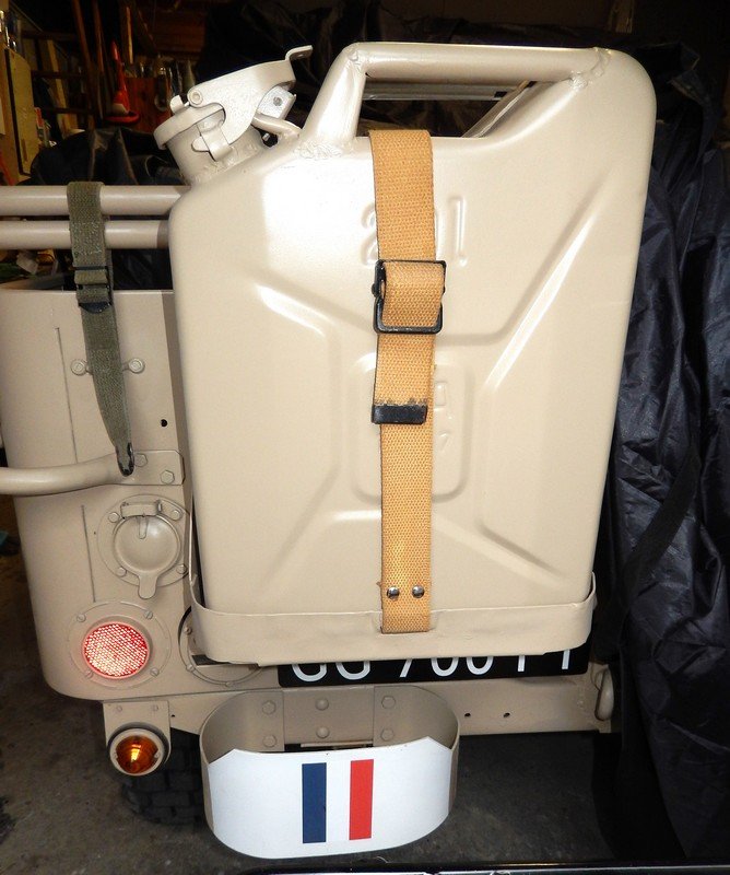 porte jerrycan.JPG