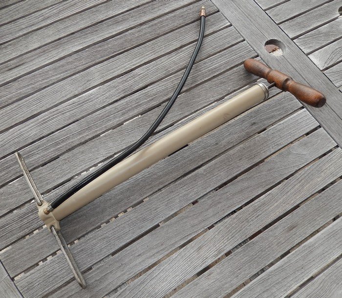 pompe inconnue.JPG