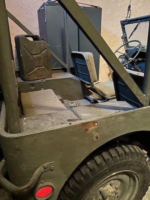 Jeep coté arriere.jpg