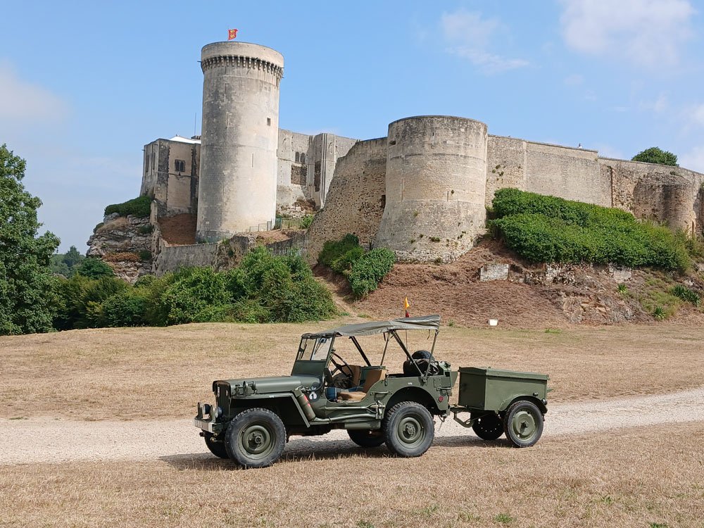 Jeep chateau Falaise-1.jpg