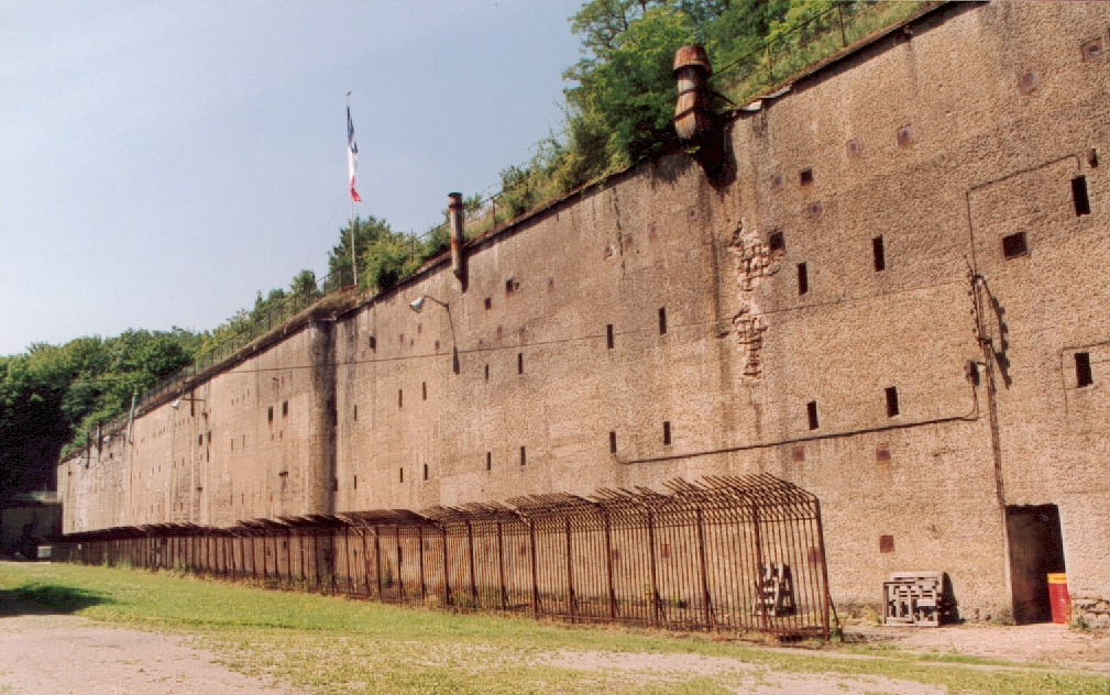 Hauptkaserne_Ober_Gentringen.jpg