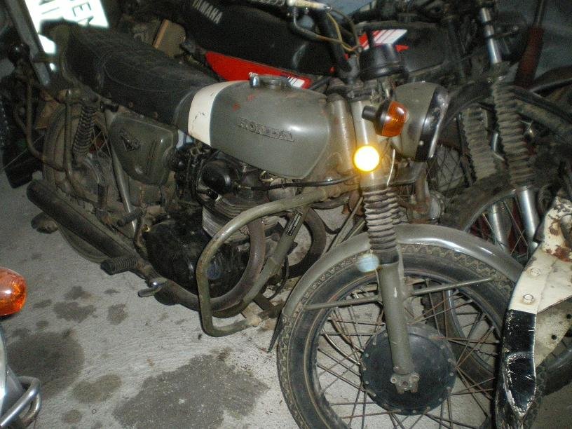 CB 250 2.JPG