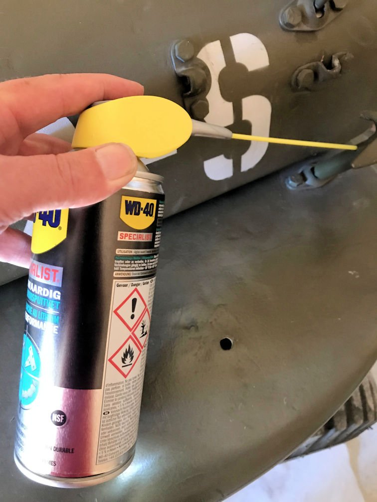 MB-GPW grease_hood_windshieled_catches.jpg